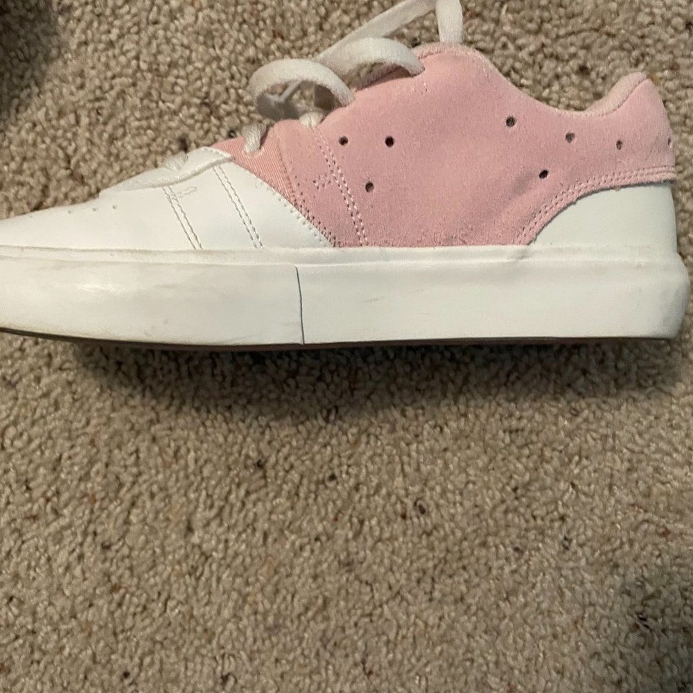 Jordan Series Pink Shoe